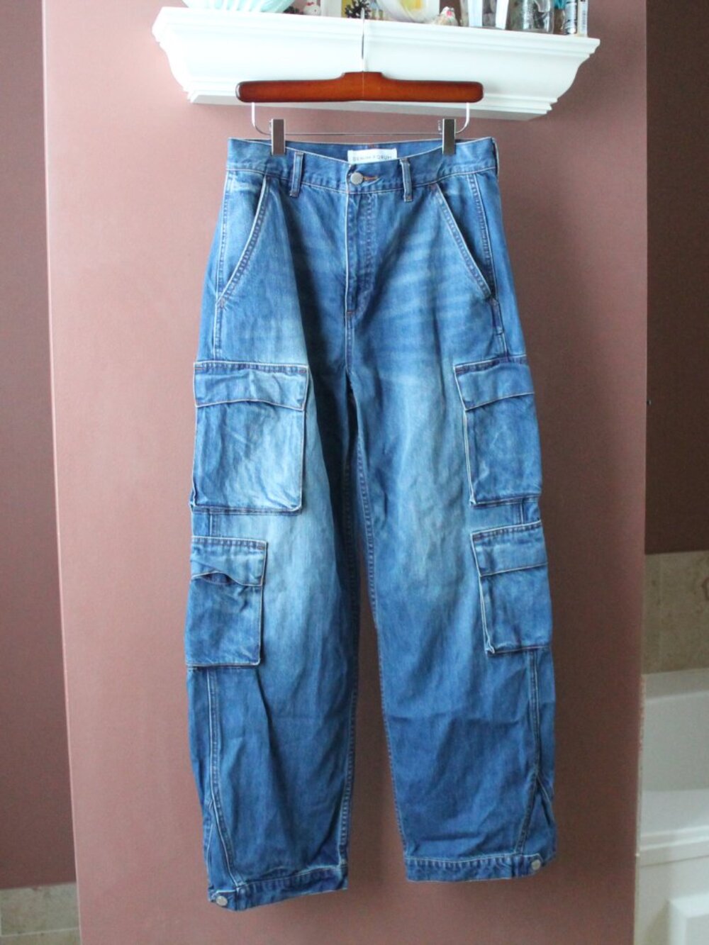 Aritzia Denim Forum The 90’s Millie Hi-Rise Cargo Wide Leg Barrel Jeans Sz 28